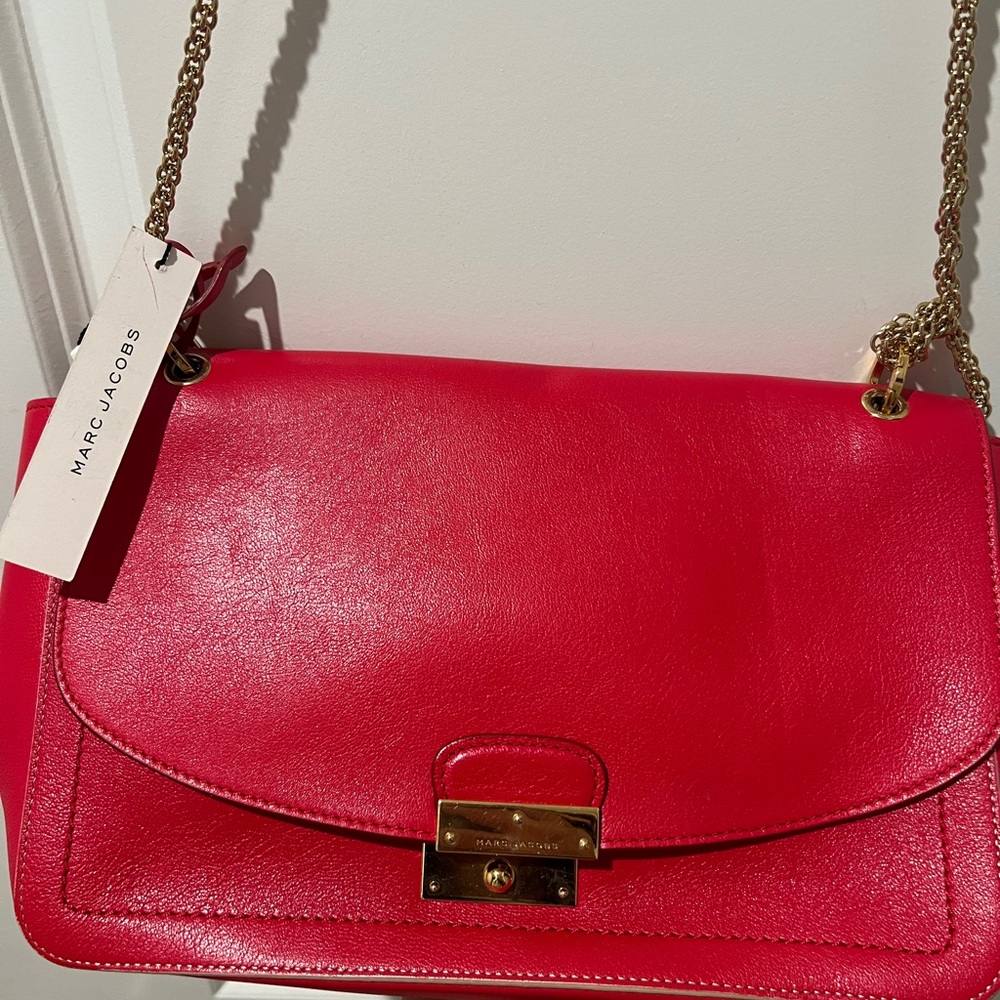 Marc Jacobs Vibrant Red Shoulder Bag with Gold Chain
